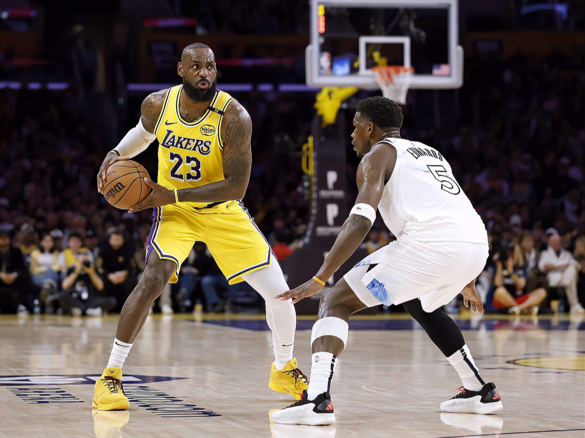 关于热火完胜湖人，王哲林点燃赛场的信息