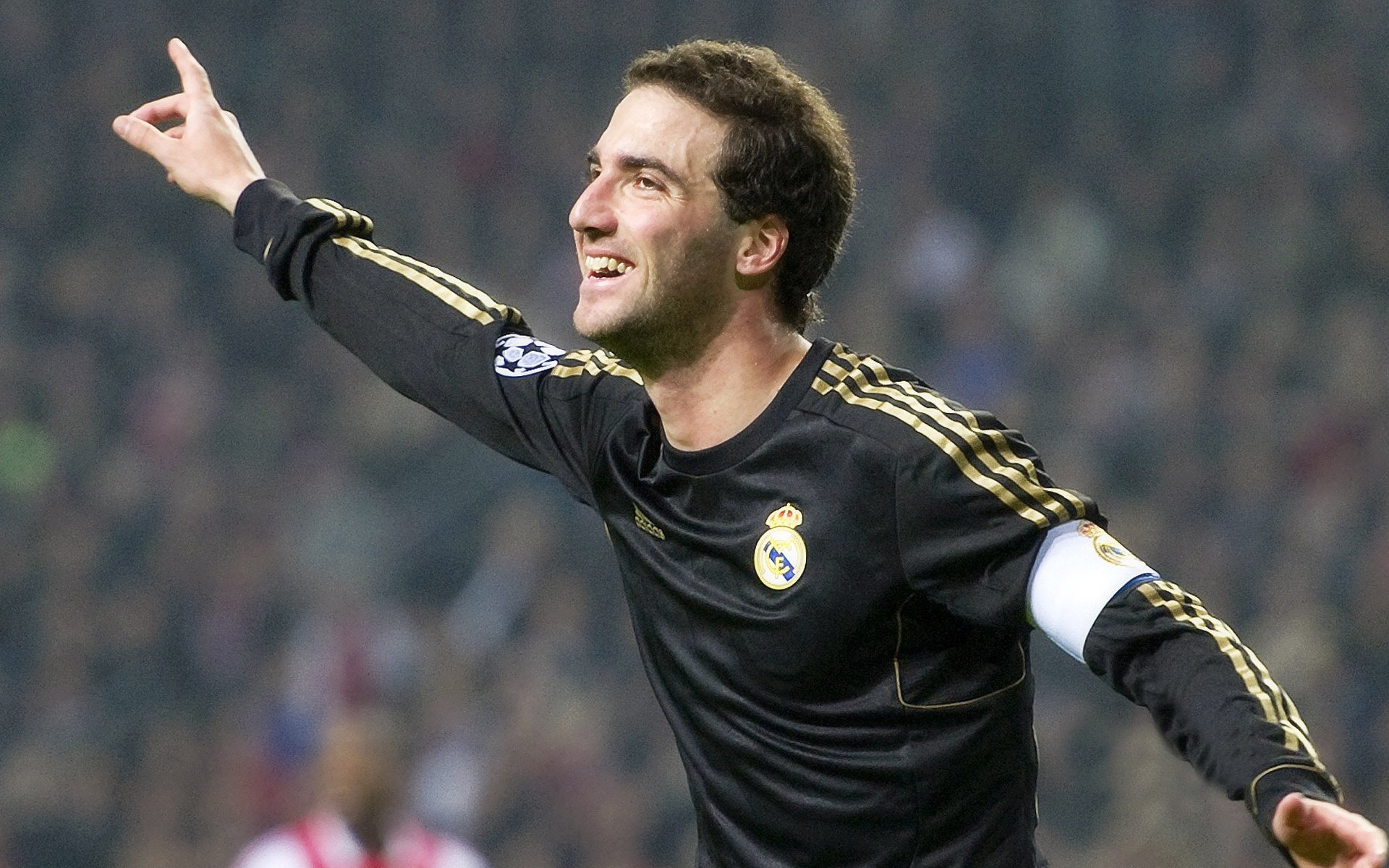 哥斯达黎加战术压制莱比锡红牛，金玟哉比赛走势一手掌控