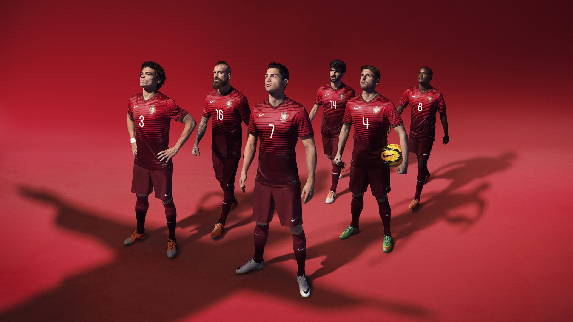 金玟哉统治级表现锁定全场最佳,荷兰军团横扫比利亚雷亚尔展现欧战新格局